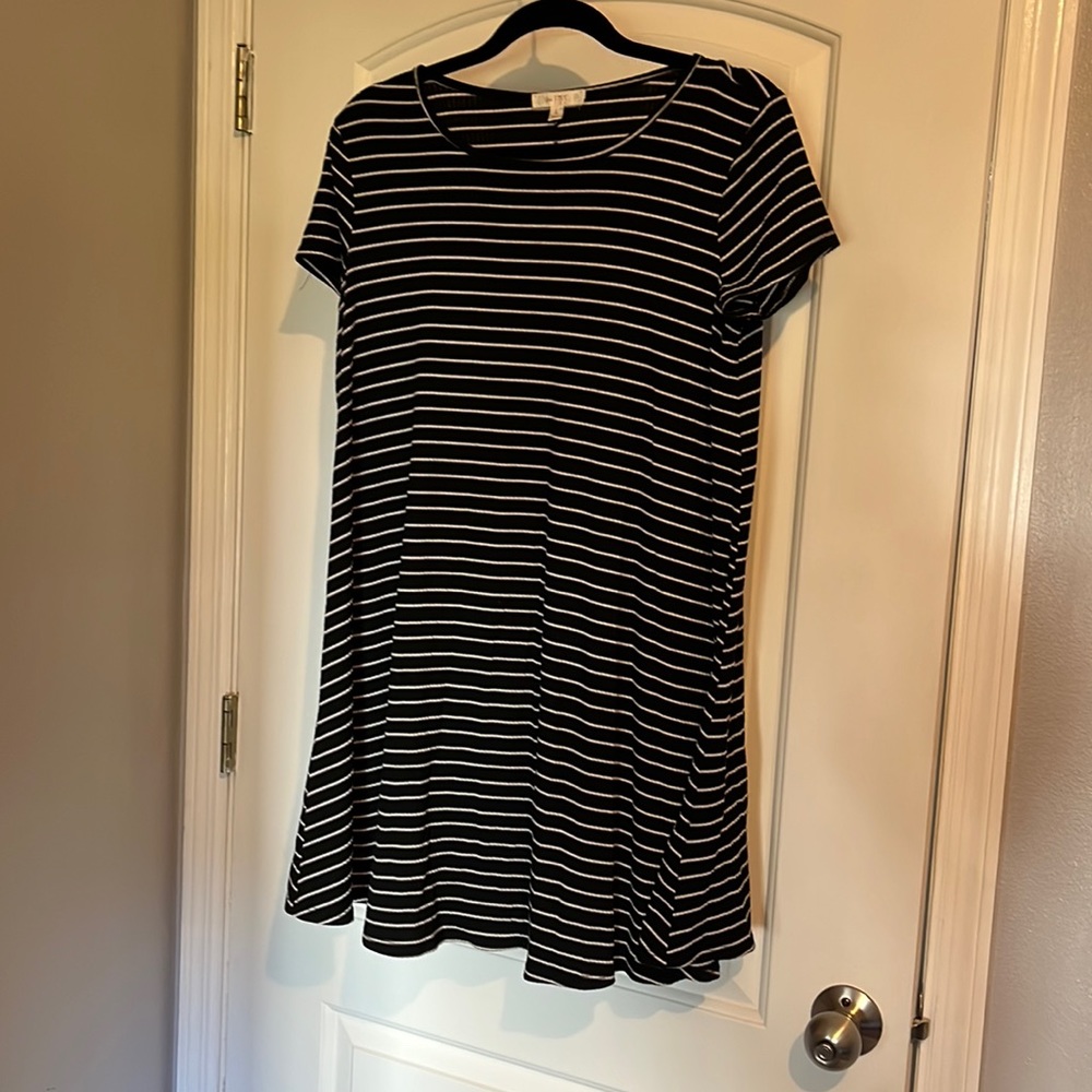 Comfortable hang out dress.